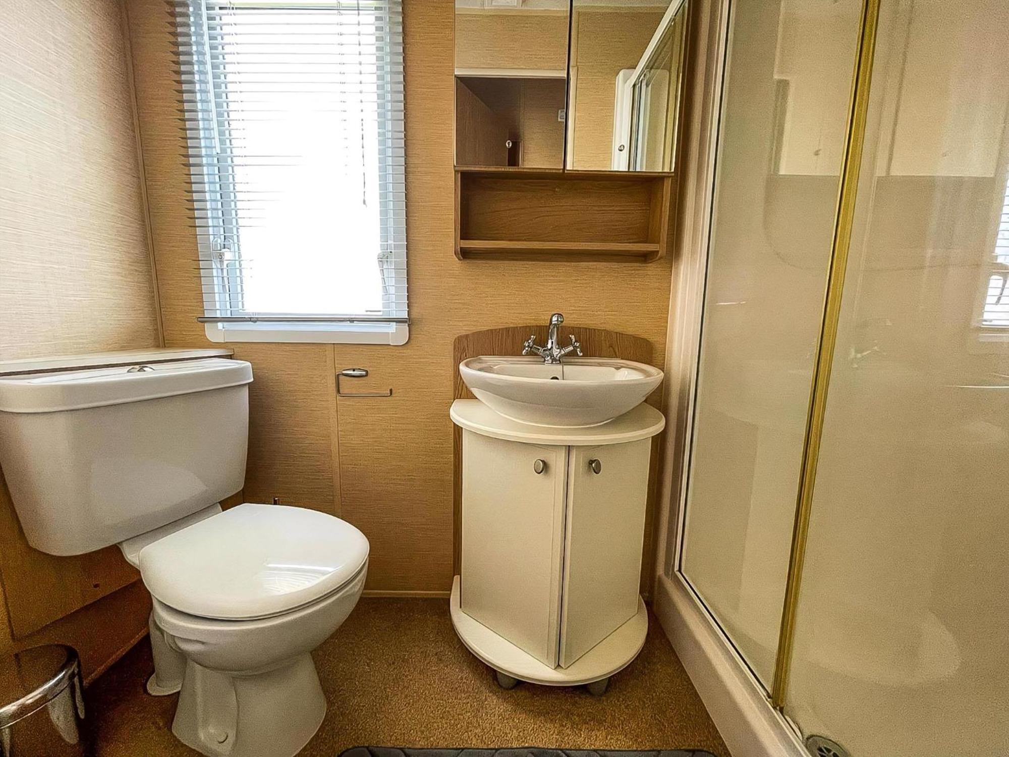 Lovely Caravan By The Beach In Pakefield, Suffolk Ref 68007Cl Lowestoft Exteriör bild